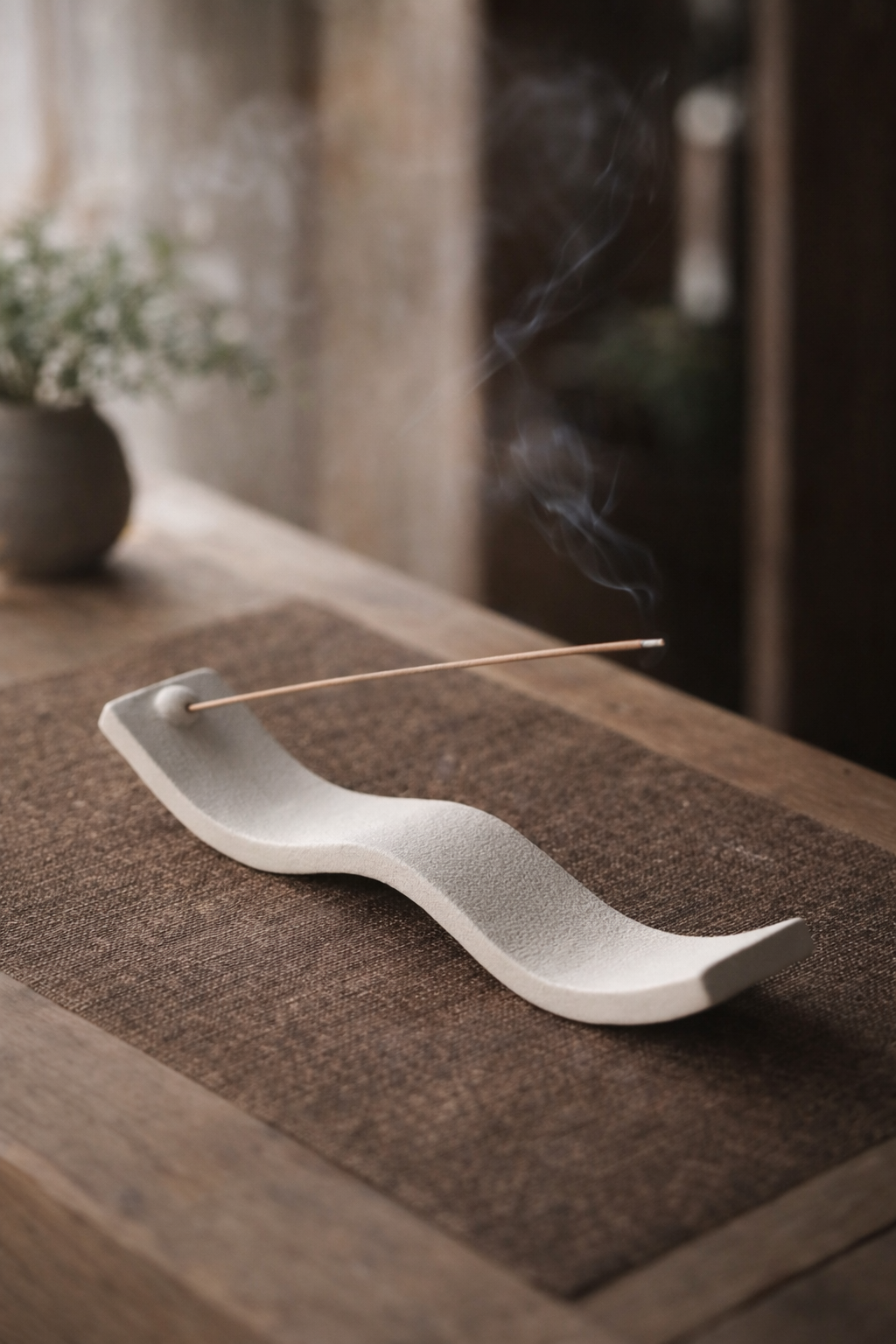 Quiet Curve Incense Holder